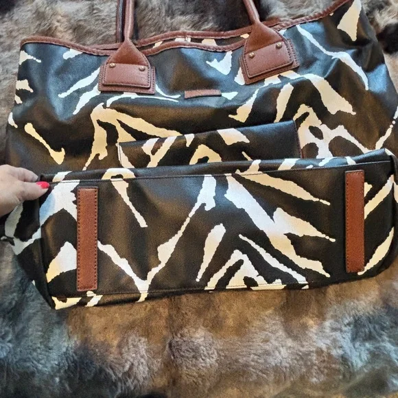 Diane von Furstenberg (DVF) Zebra Print Travel Tote - Picture 6 of 6